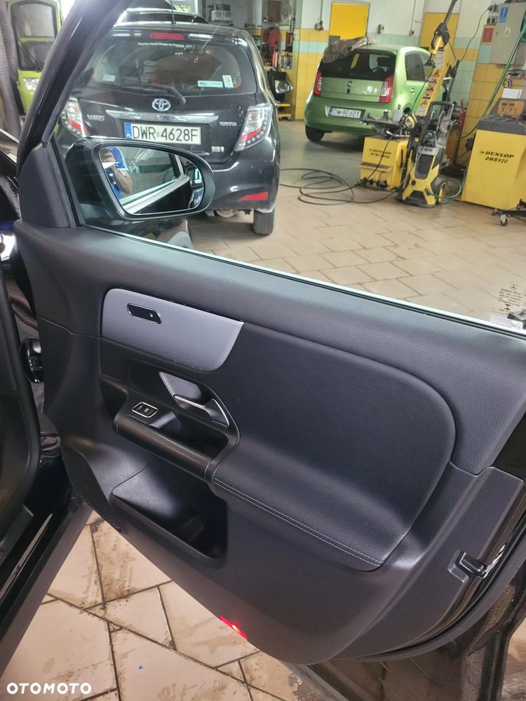 Mercedes-Benz GLA 200 - 19