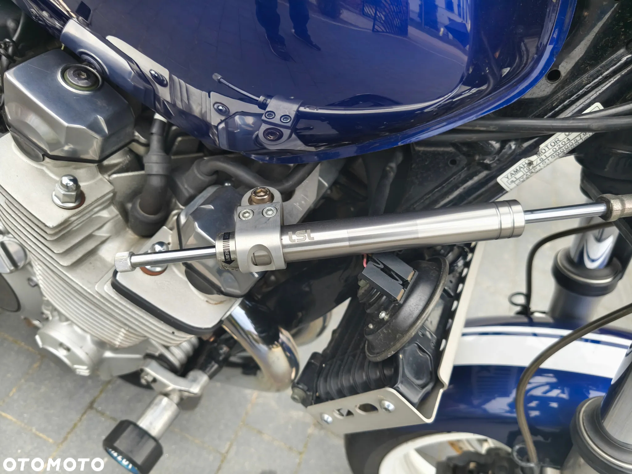 Yamaha XJR - 16