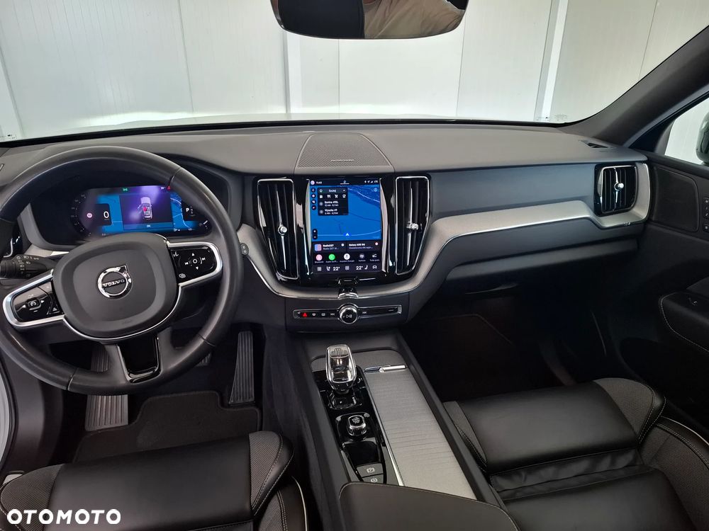 Volvo XC 60 B4 D AWD Plus Dark - 16
