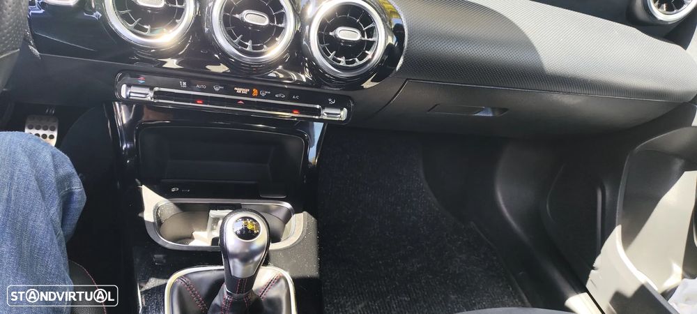 Mercedes-Benz A 160 AMG Line - 10