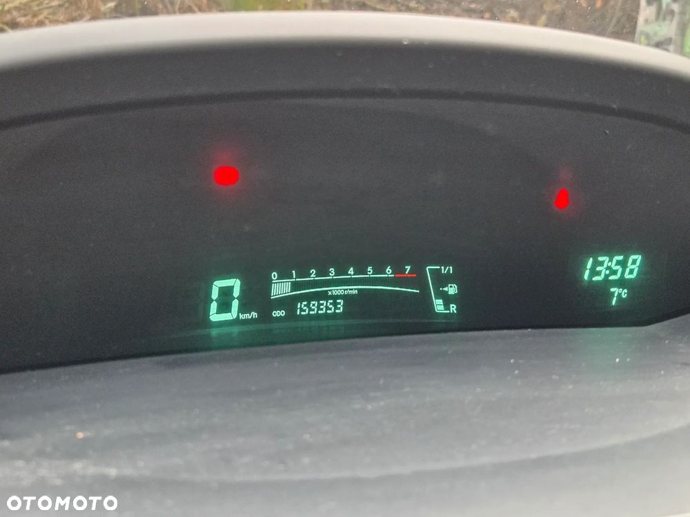 Toyota Yaris 1.3 - 7