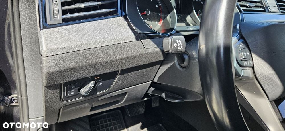 Volkswagen Passat Variant 2.0 TSI Business DSG - 19