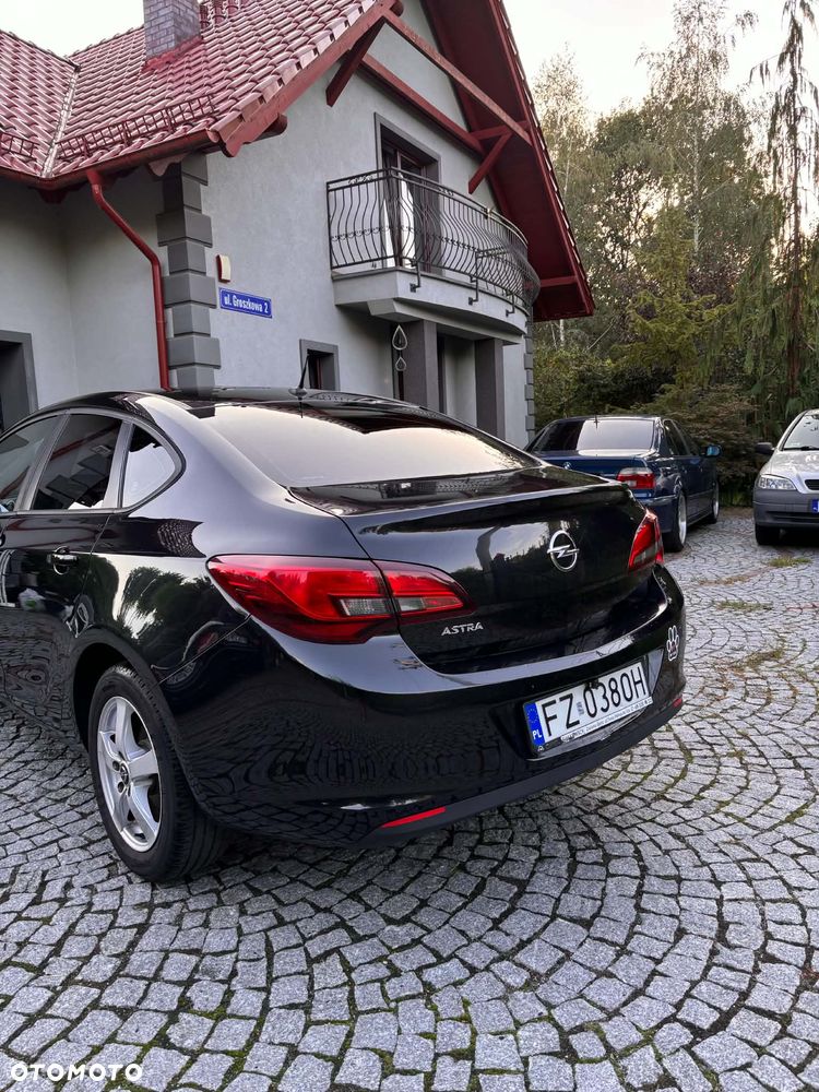 Opel Astra 1.6 Active - 3