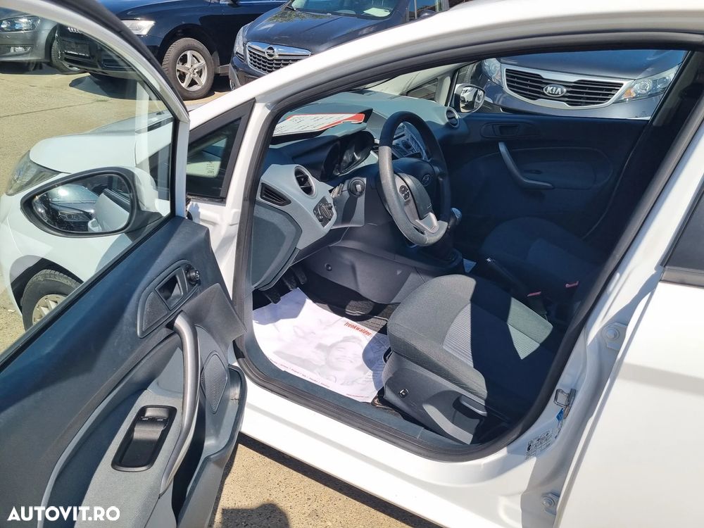 Ford Fiesta 1.25i Trend - 12