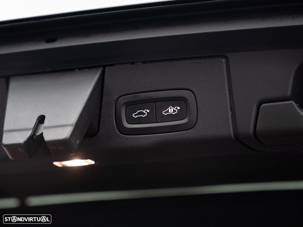 Volvo XC 60 2.0 T6 PHEV Plus Bright AWD - 13