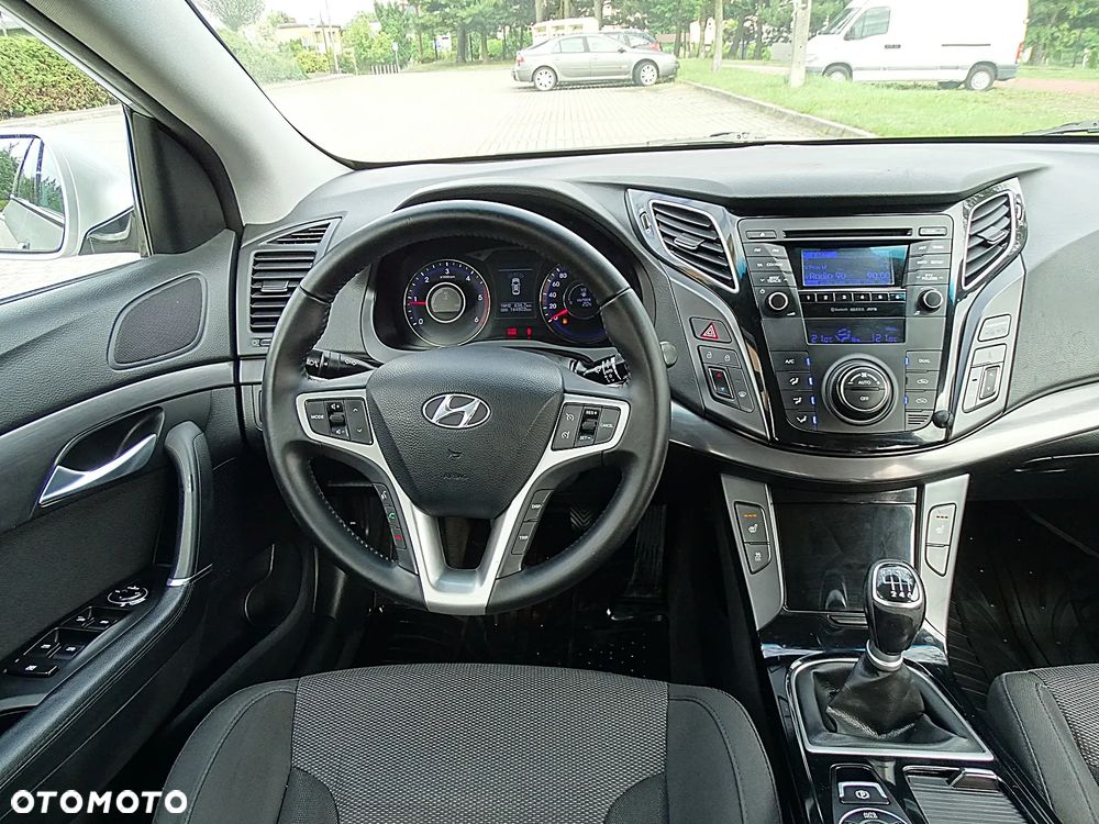 Hyundai i40 i40cw 1.7 CRDi Fifa World Cup Edition - 8