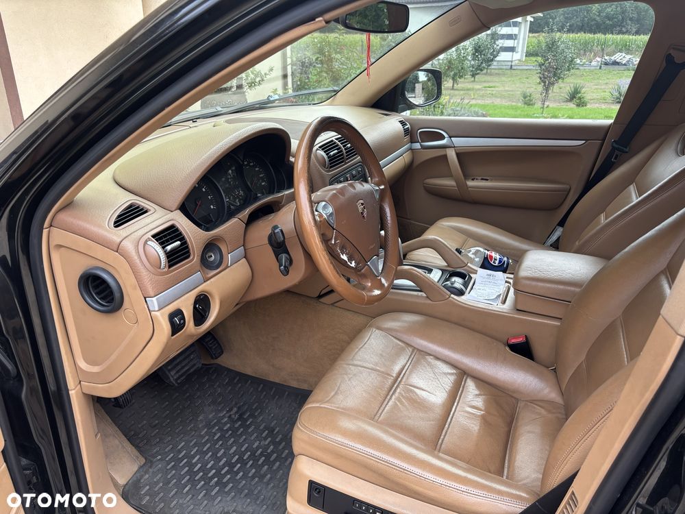 Porsche Cayenne - 6