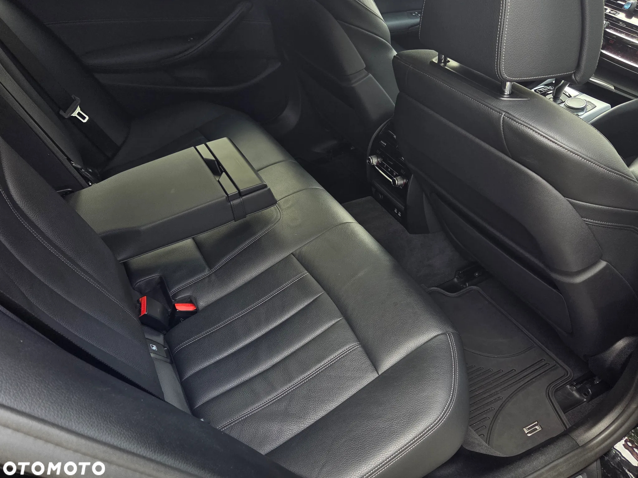 BMW Seria 5 530i xDrive - 23