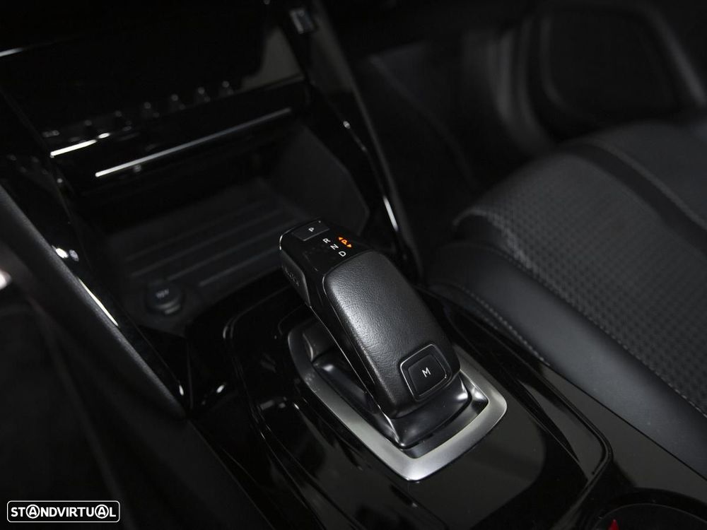 Peugeot 2008 1.5 BlueHDi GT EAT8 - 28