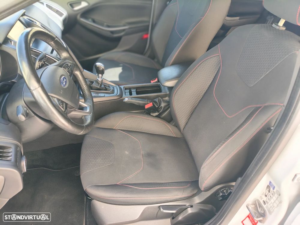 Ford Focus SW 1.5 TDCi ST-Line - 18