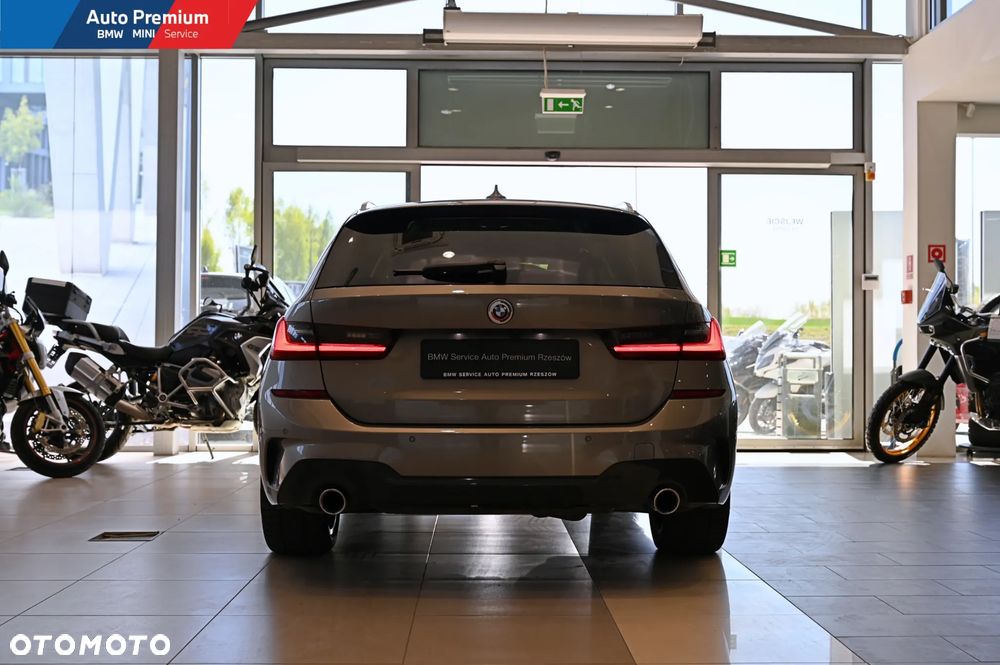 BMW Seria 3 330i xDrive M Sport sport - 18