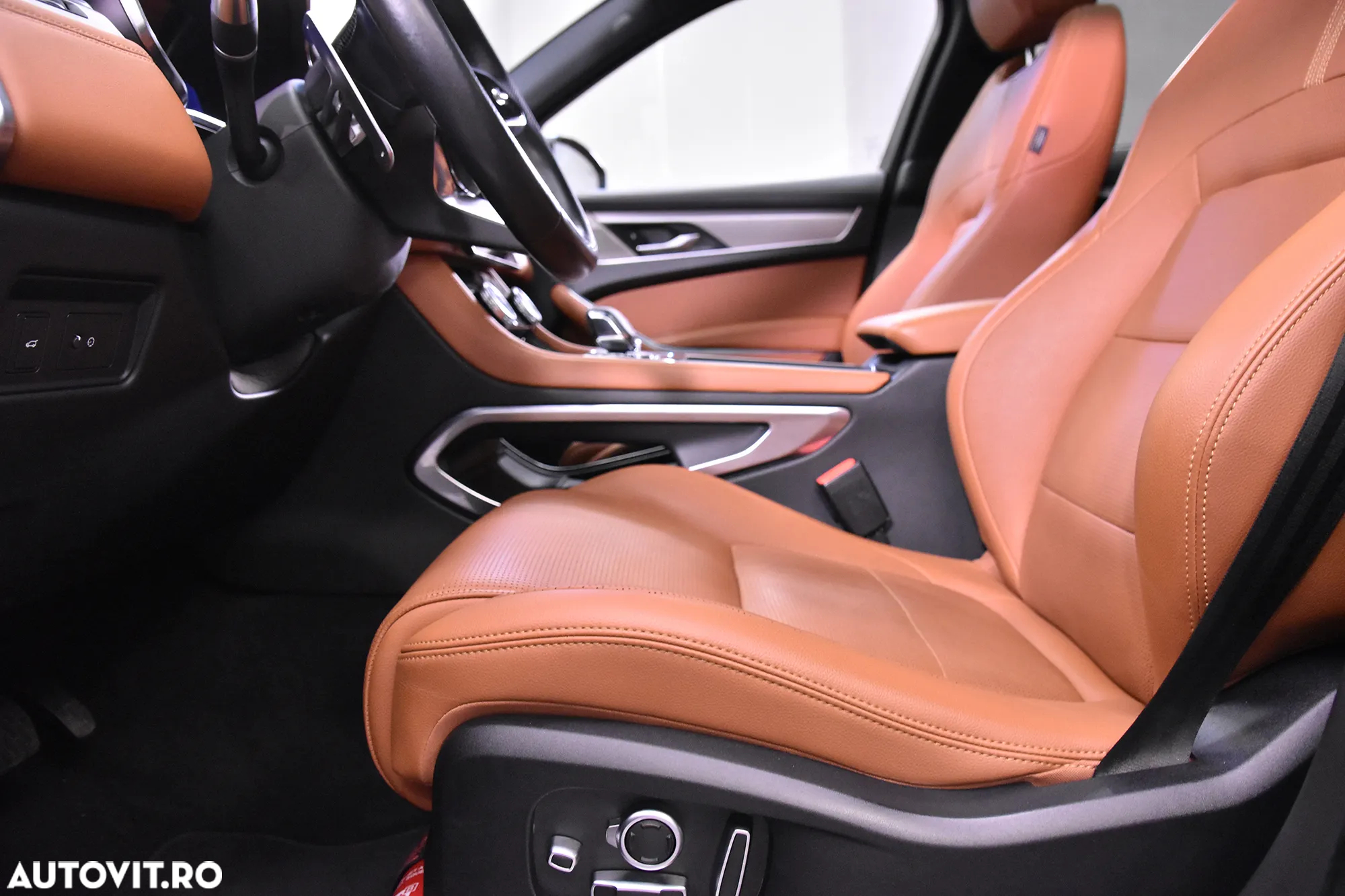 Jaguar F-Pace - 23