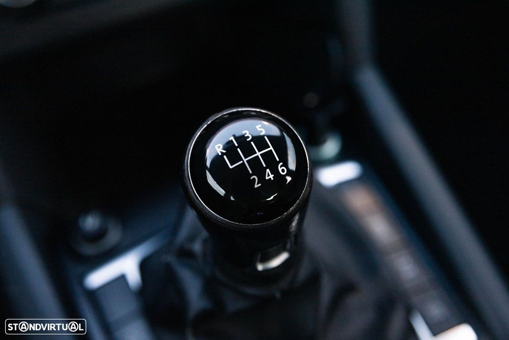 VW Amarok 2.0 TDi CD Trendline 4Motion - 40