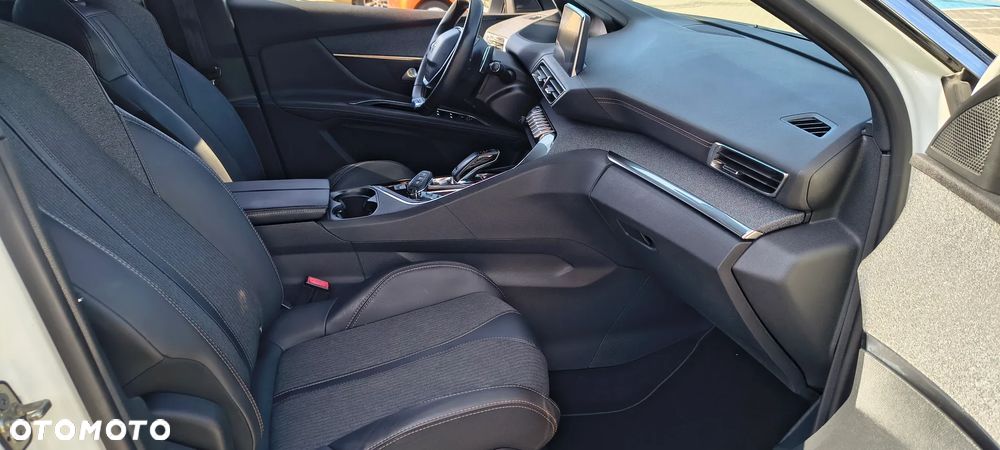 Peugeot 3008 - 13