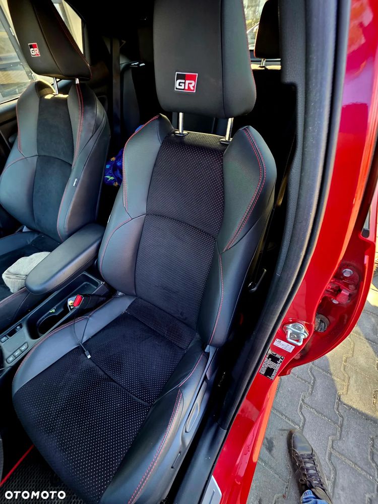 Toyota Yaris 1.5 VVT-i GR SPORT - 13