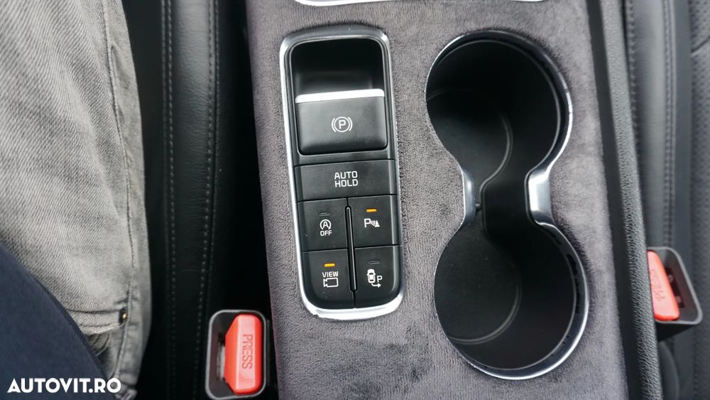 Kia Optima - 36