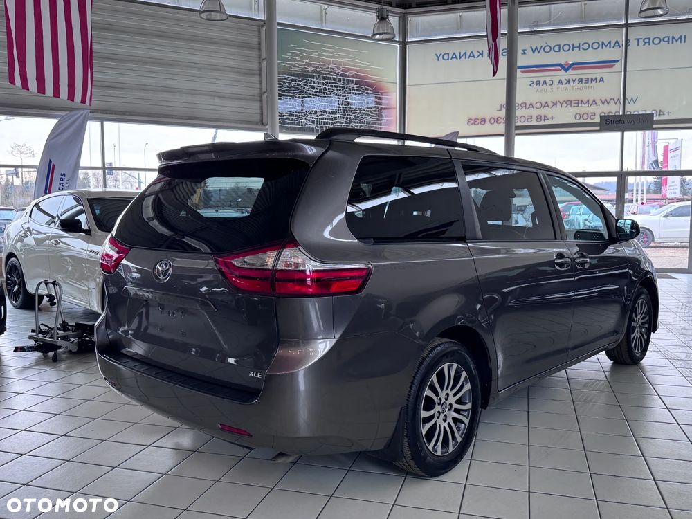 Toyota Sienna 3.5 V6 - 6