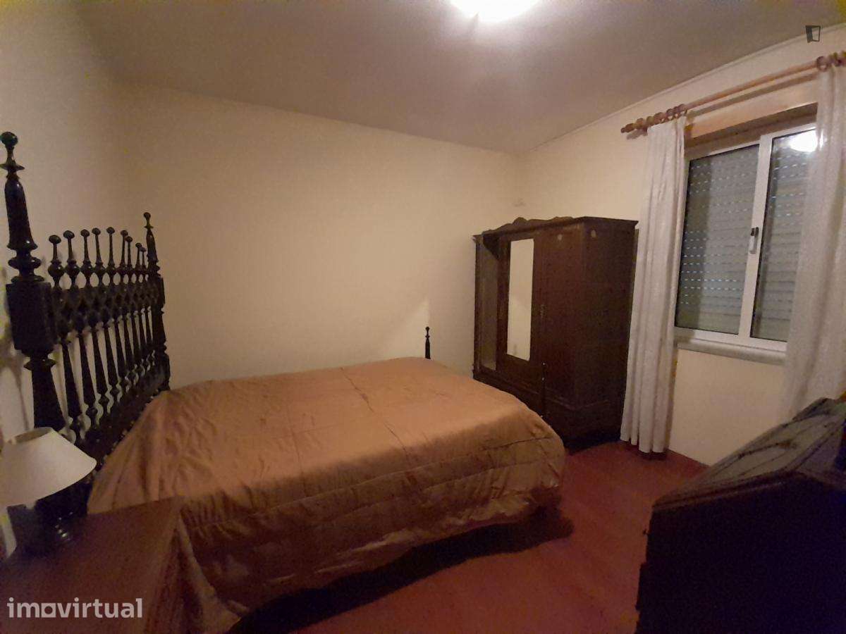 Quarto - localizado em Paranhos Porto - Grande imagem: 5/15