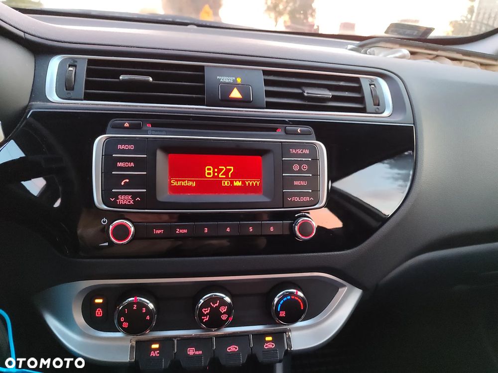 Kia Rio 1.2 M - 11