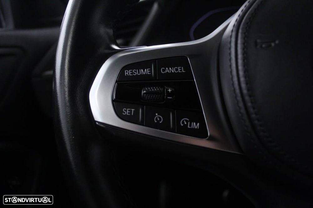 BMW 116 d Pack Desportivo M Auto - 23