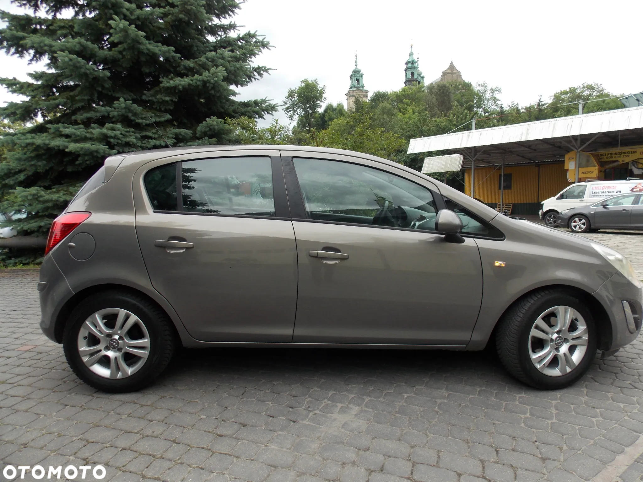 Opel Corsa 1.2 16V Cosmo - 10
