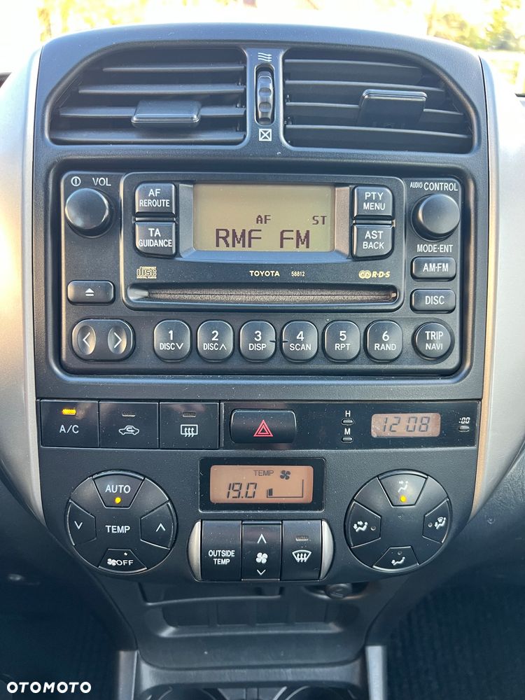 Toyota RAV4 D-4D 4x4 - 21