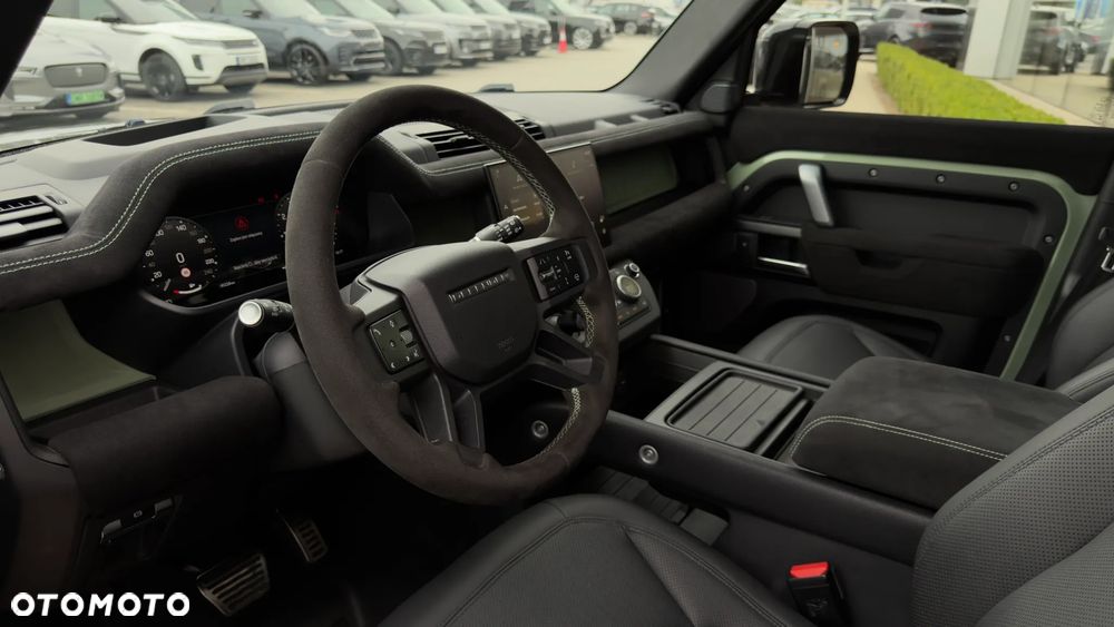 Land Rover Defender - 3