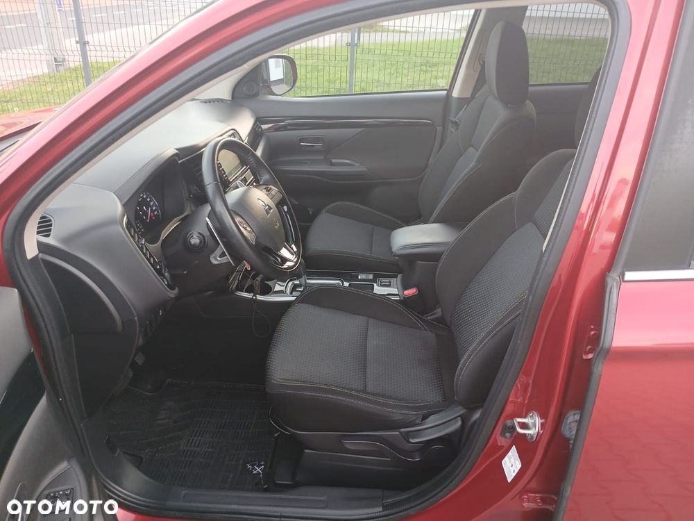 Mitsubishi Outlander 2.0 2WD CVT Edition 100 - 28