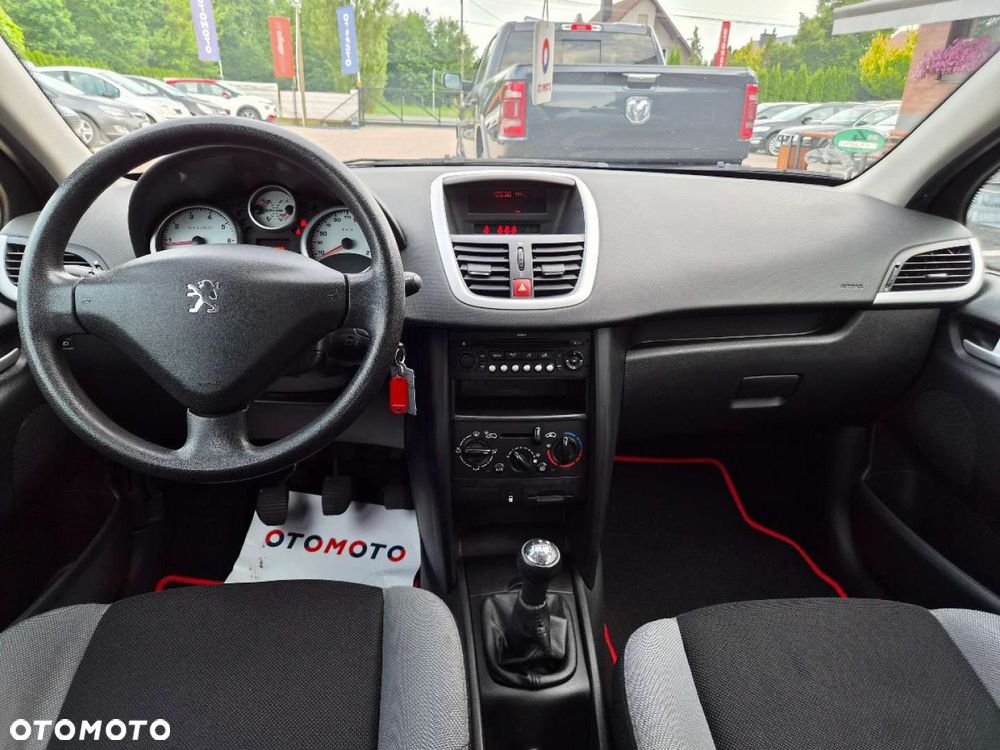 Peugeot 207 - 24