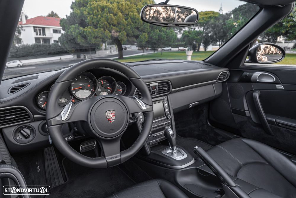 Porsche 911 Série F - 14