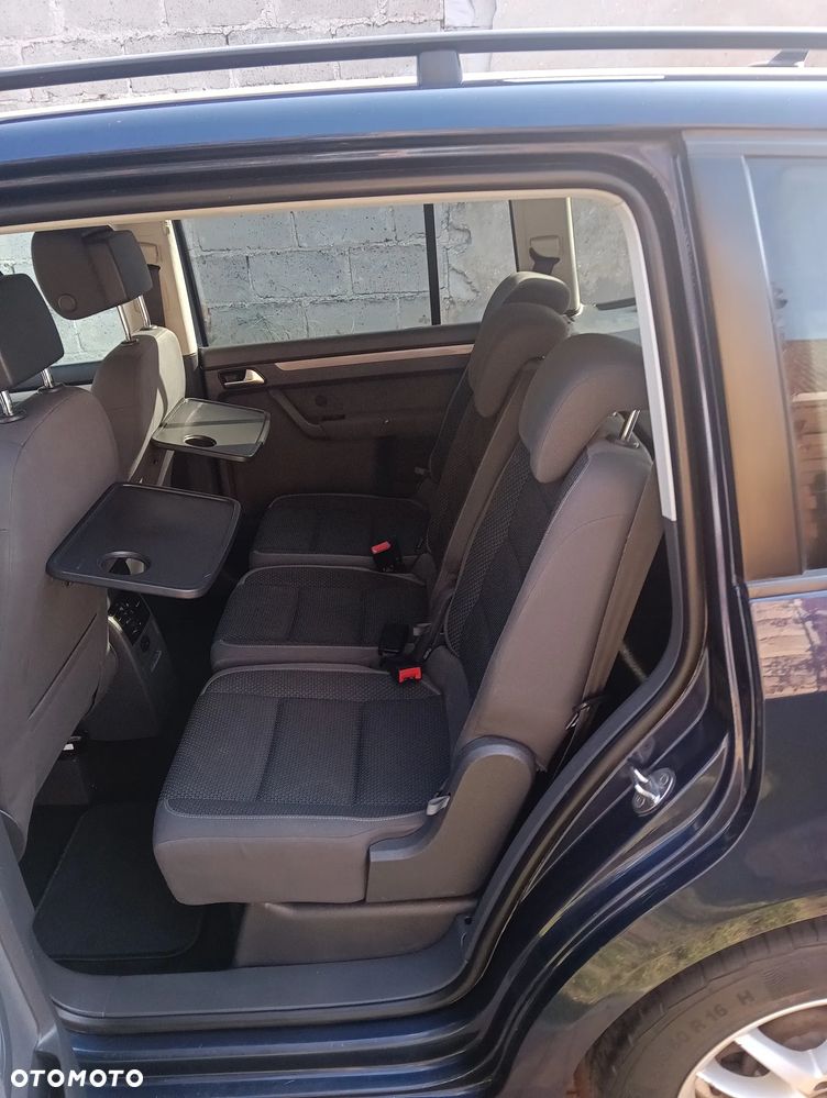 Volkswagen Touran - 23