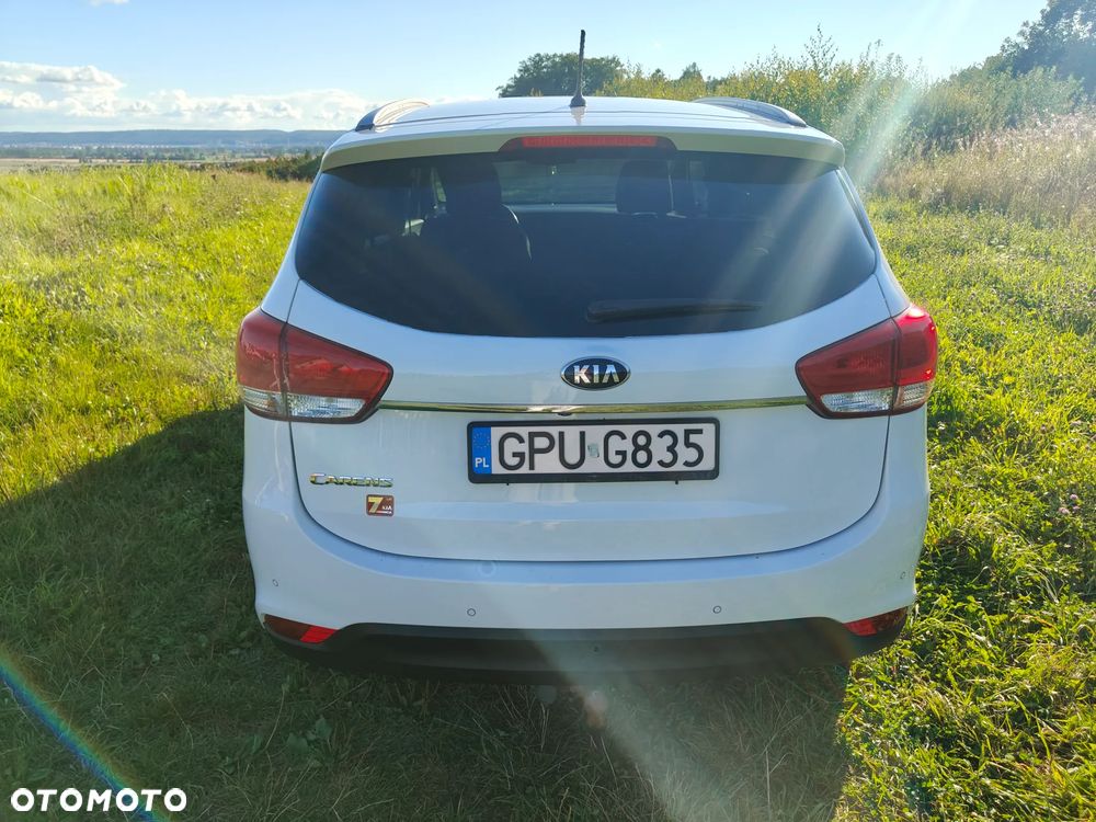 Kia Carens 1.6 GDI L - 12