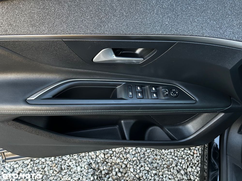 Peugeot 3008 225 e-EAT8 Allure Pack - 36