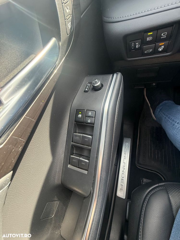 Toyota Highlander 2.5 Hybrid Luxury - 31