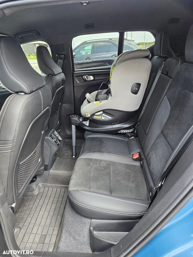 Volvo XC 40 B4 B AWD DKG Plus Dark - 17