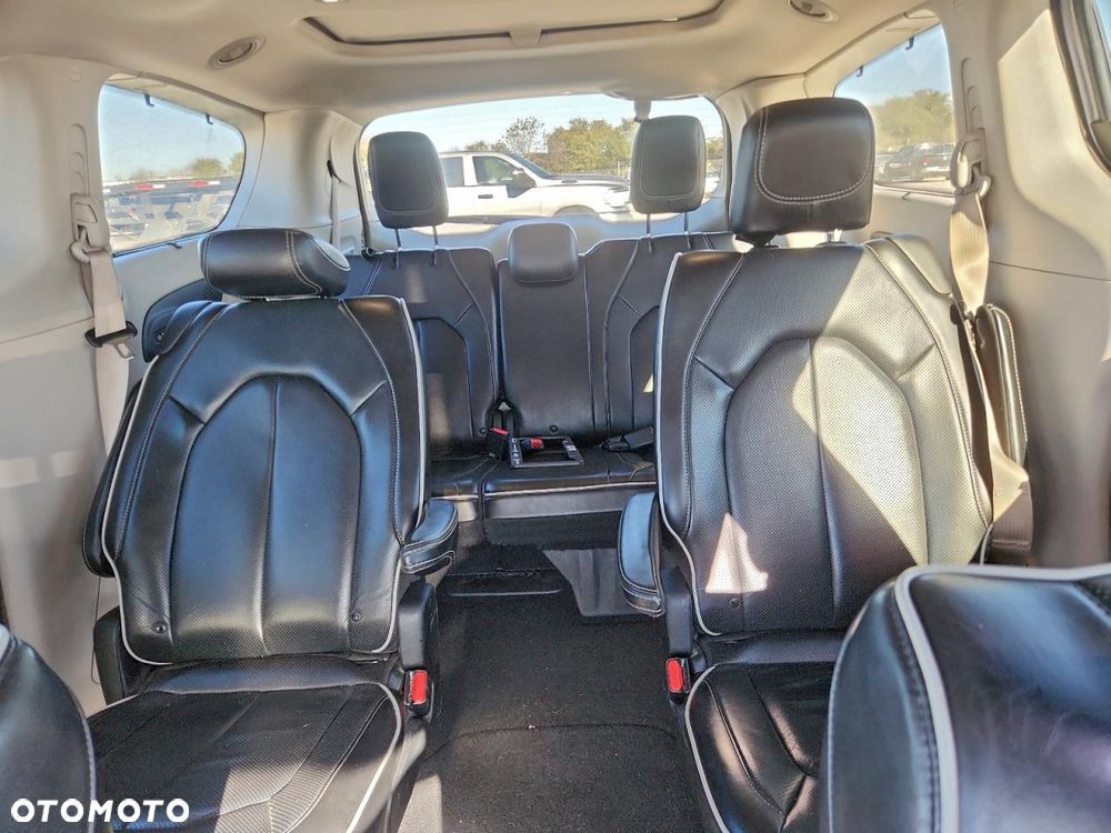 Chrysler Pacifica - 9