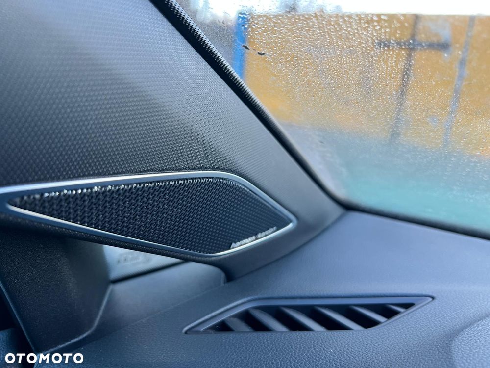 Volkswagen Golf 1.5 eTSI OPF DSG R-Line - 10