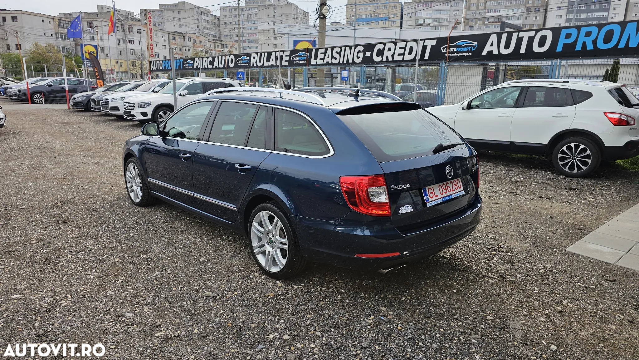 Skoda Superb Combi 2.0 TDI Elegance - 4