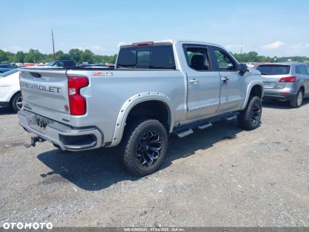 Chevrolet Silverado - 11