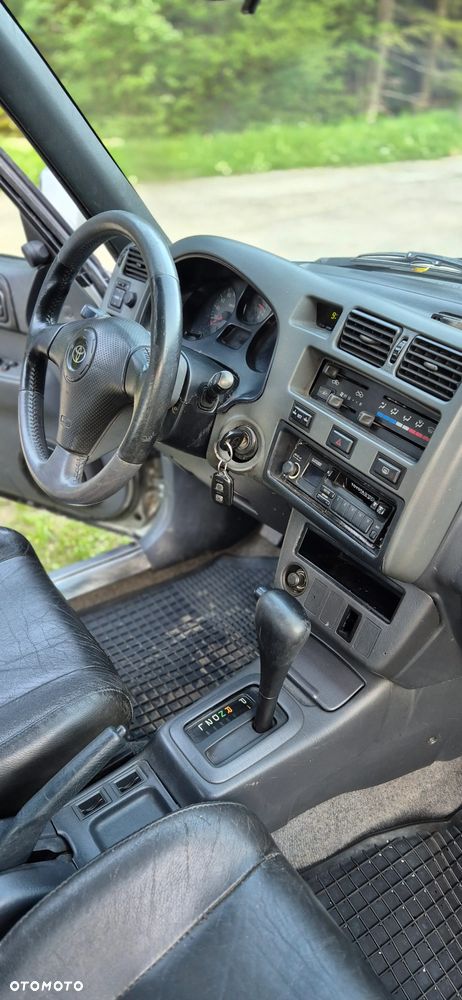 Toyota RAV4 - 6