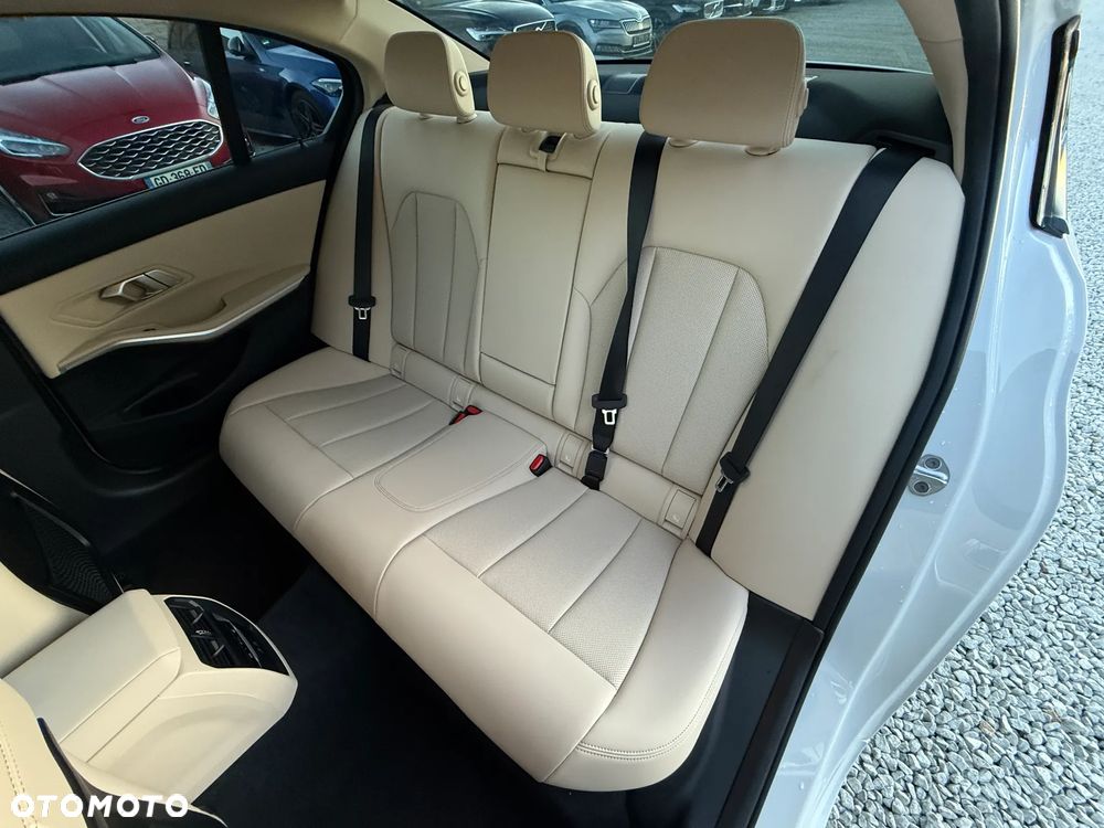 BMW Seria 3 - 31
