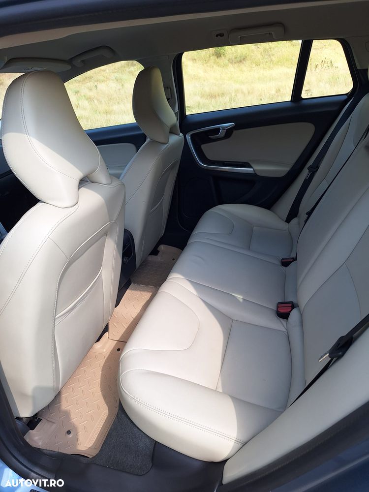 Volvo V60 D3 Summum - 7