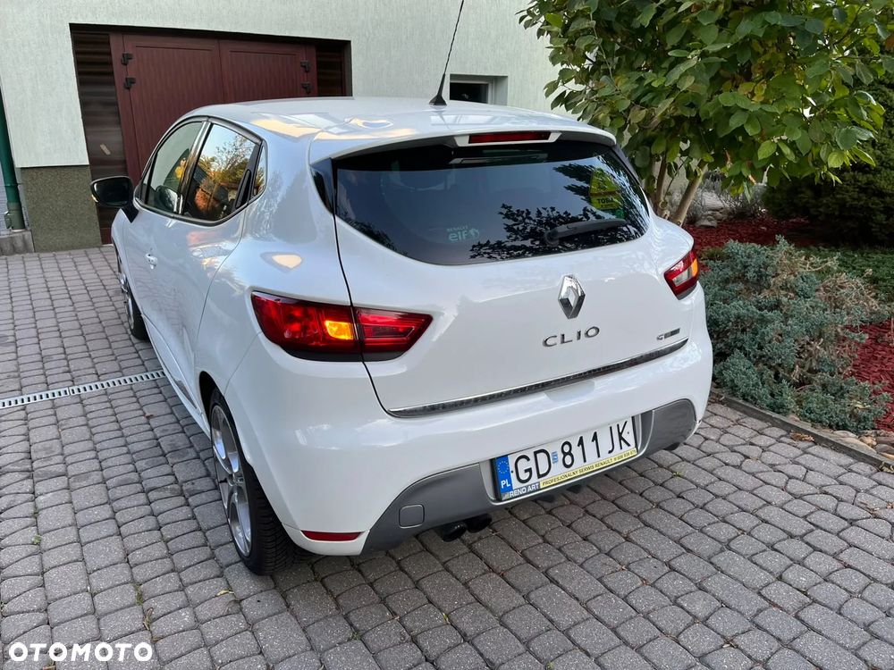 Renault Clio - 24