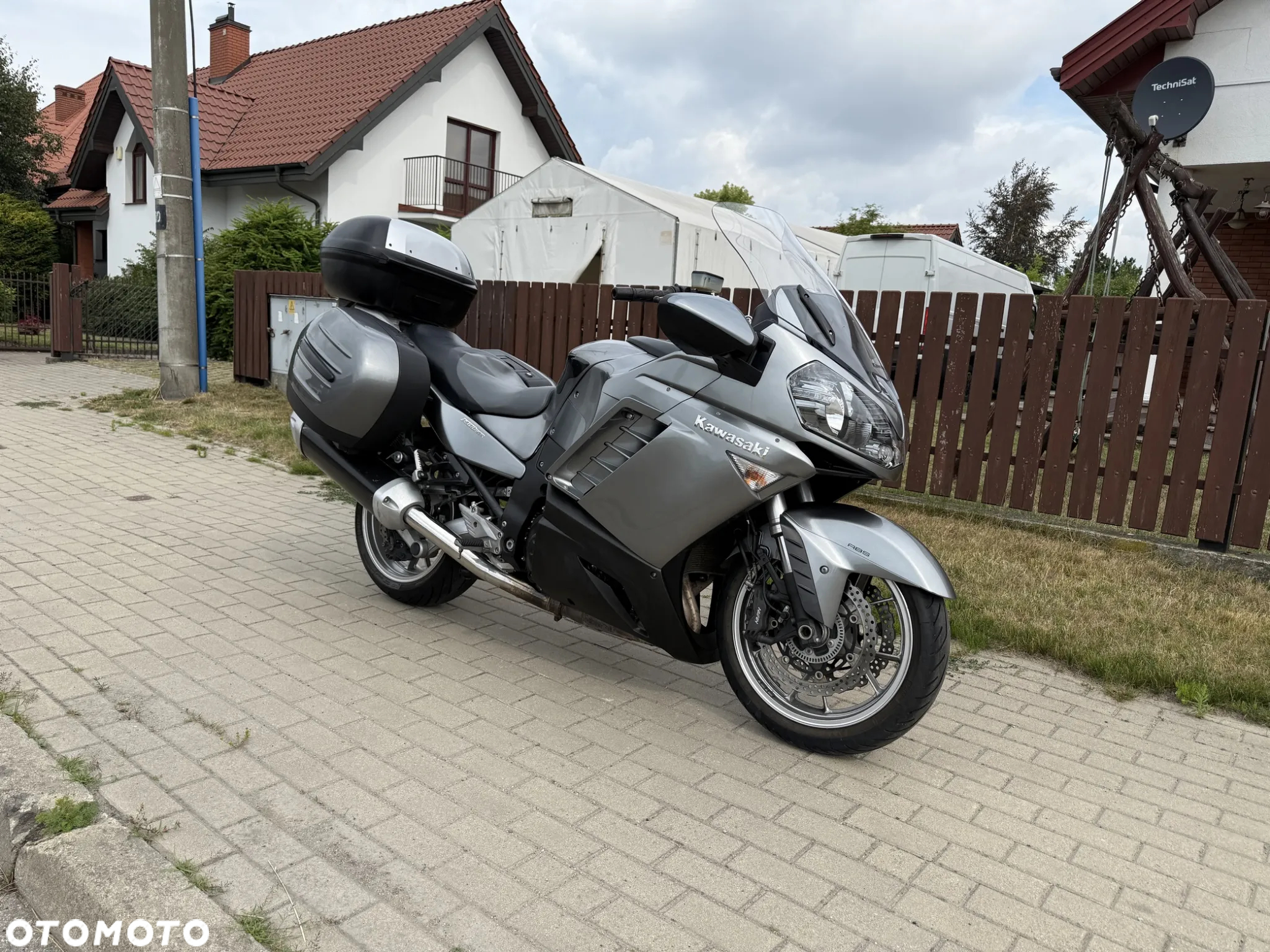 Kawasaki GTR - 5