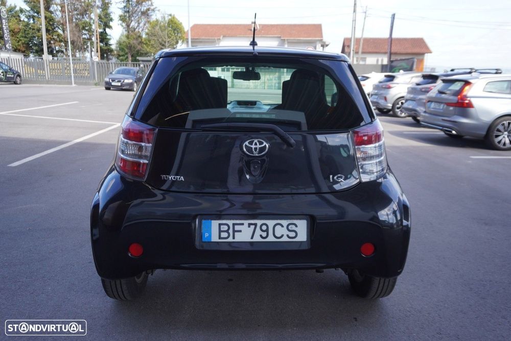 Toyota iQ 1.0 - 6
