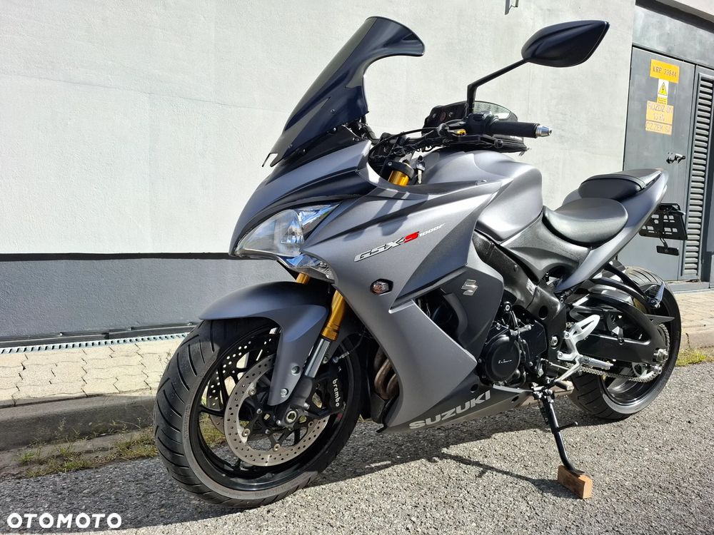Suzuki GSX 1000 - 5