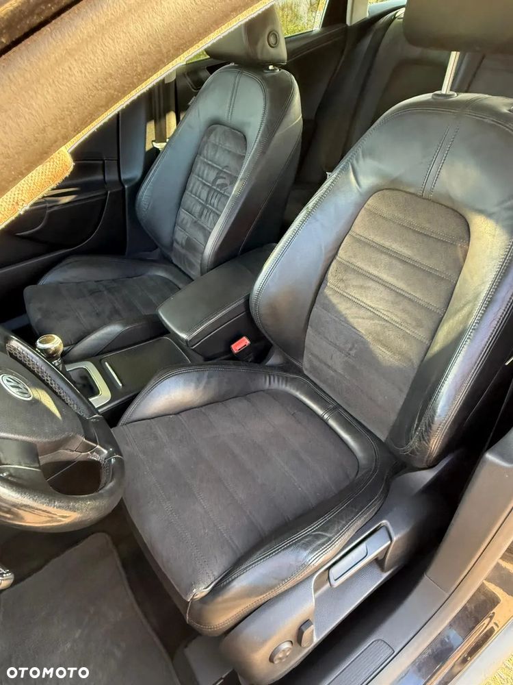 Volkswagen Passat 2.0 TDI DPF Highline - 11