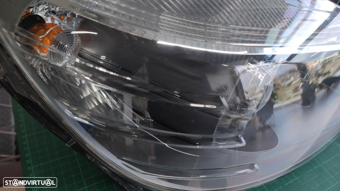farol direito bi-xenon escurecido w204 coupé - 4