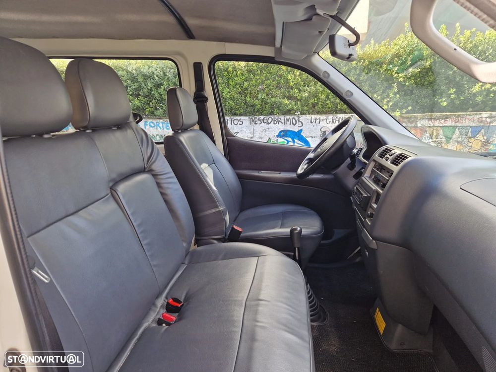 Toyota HiAce - 10