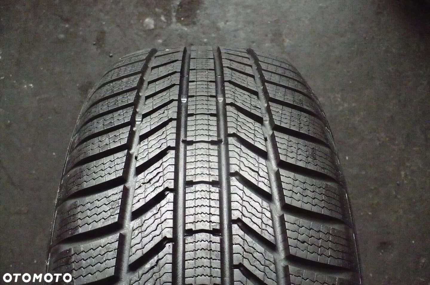 2x CONTINENTAL WinterContact TS870P 235/55R18 7,7mm - 2